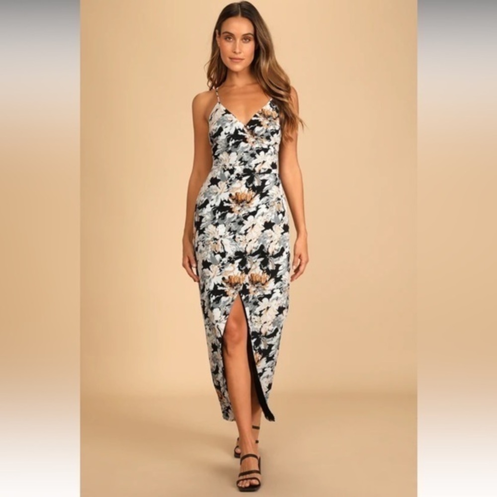 NWT Lulu’s Fresh Impression Black Floral Print Surplice Maxi Dress Size‎ M